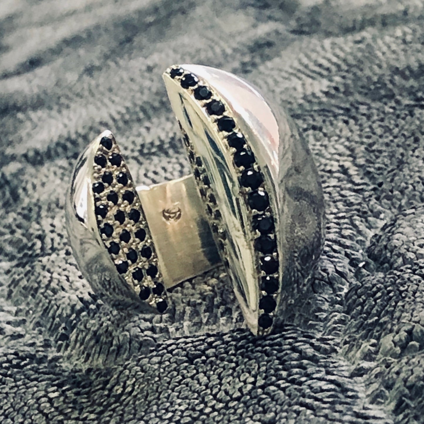 LIBERTÉ Ring Grande Edition