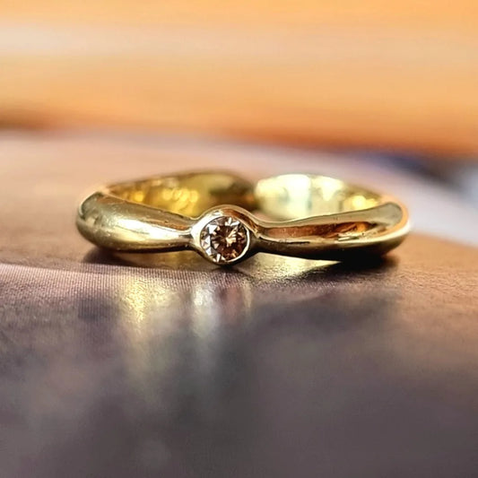 Ehering 750  mit Natur Diamanten