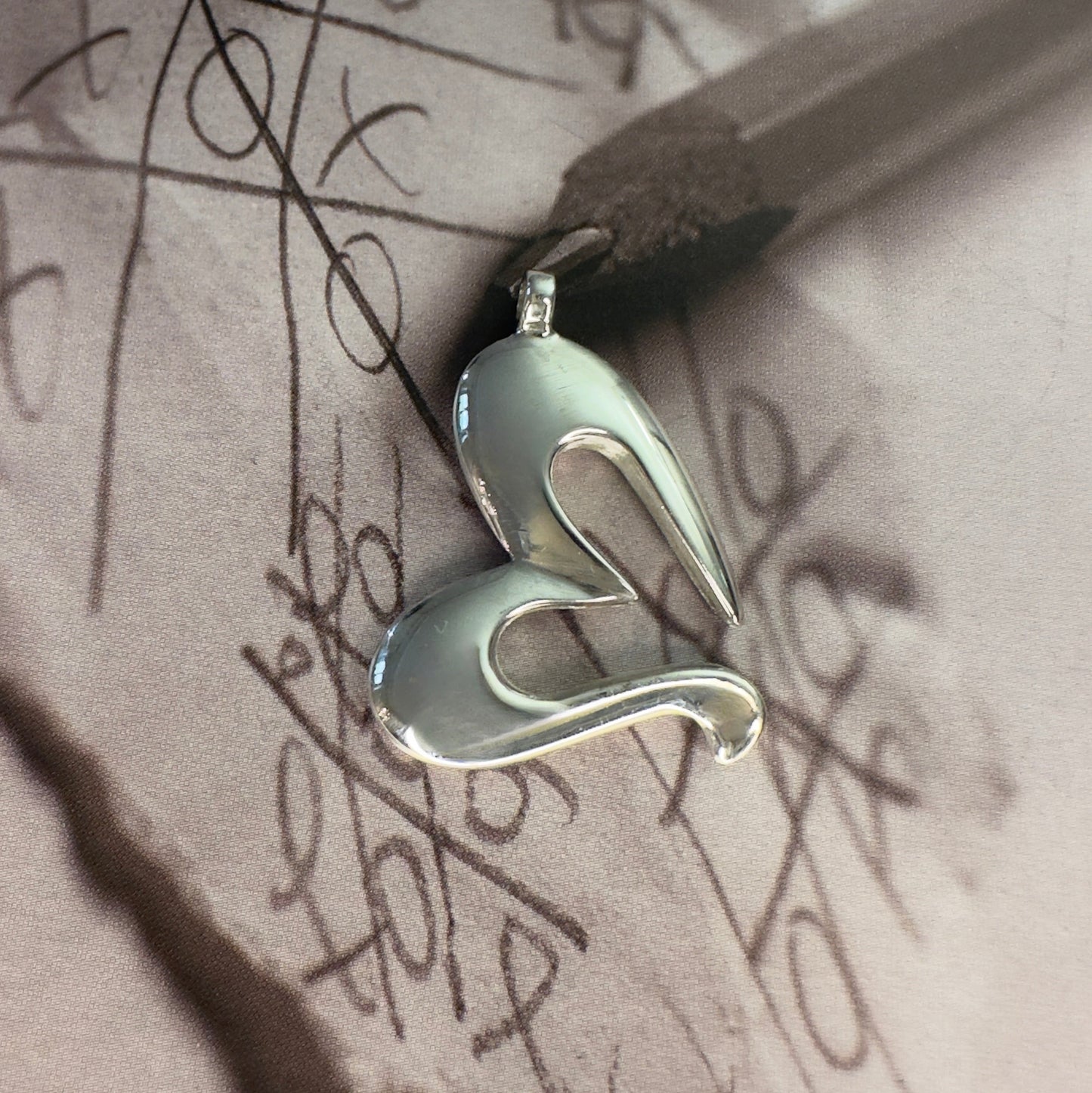 Letter E