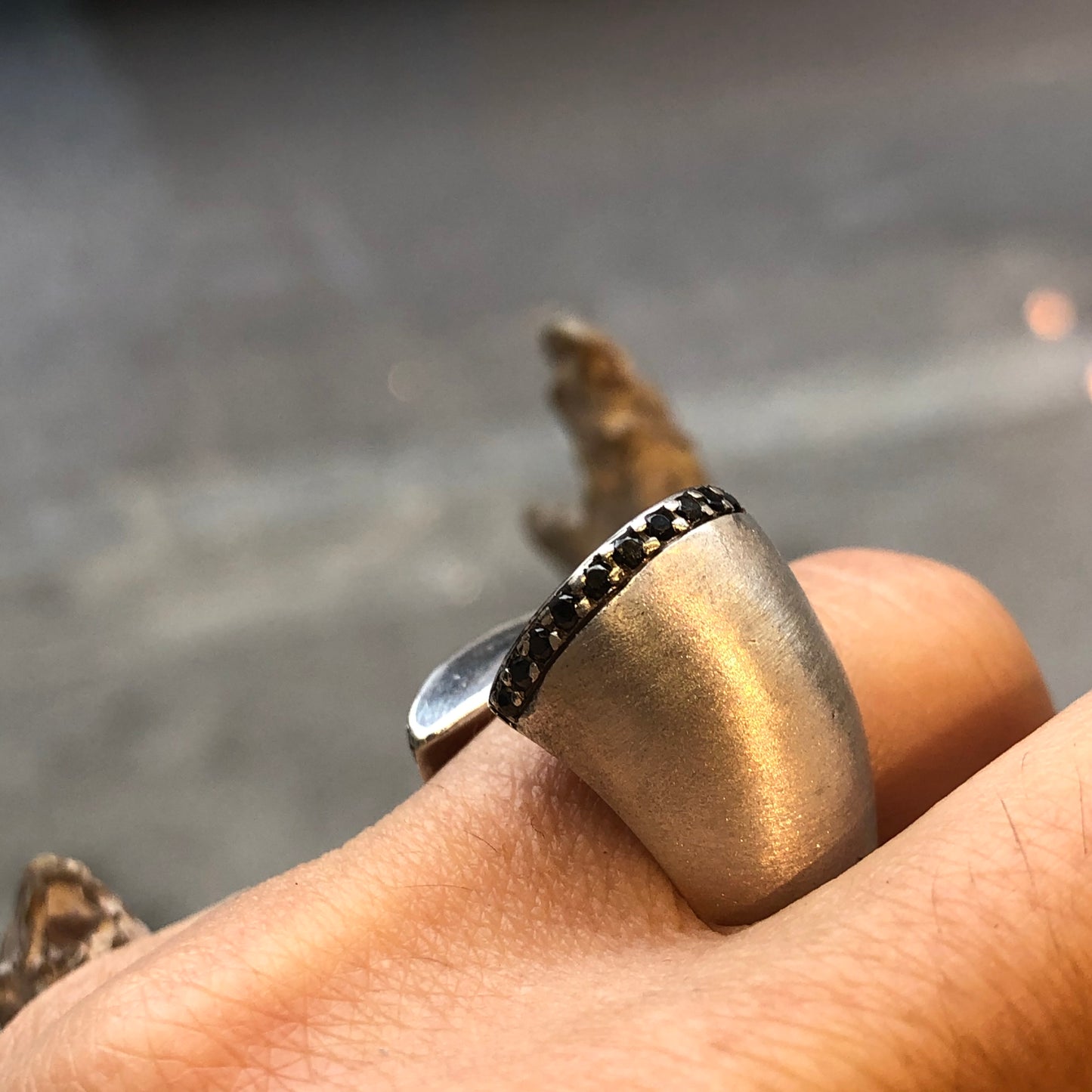 LIBERTÉ Ring Round Edition