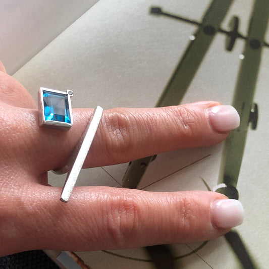 LIBERTÉ Ring  Blue Topaz & Diamond