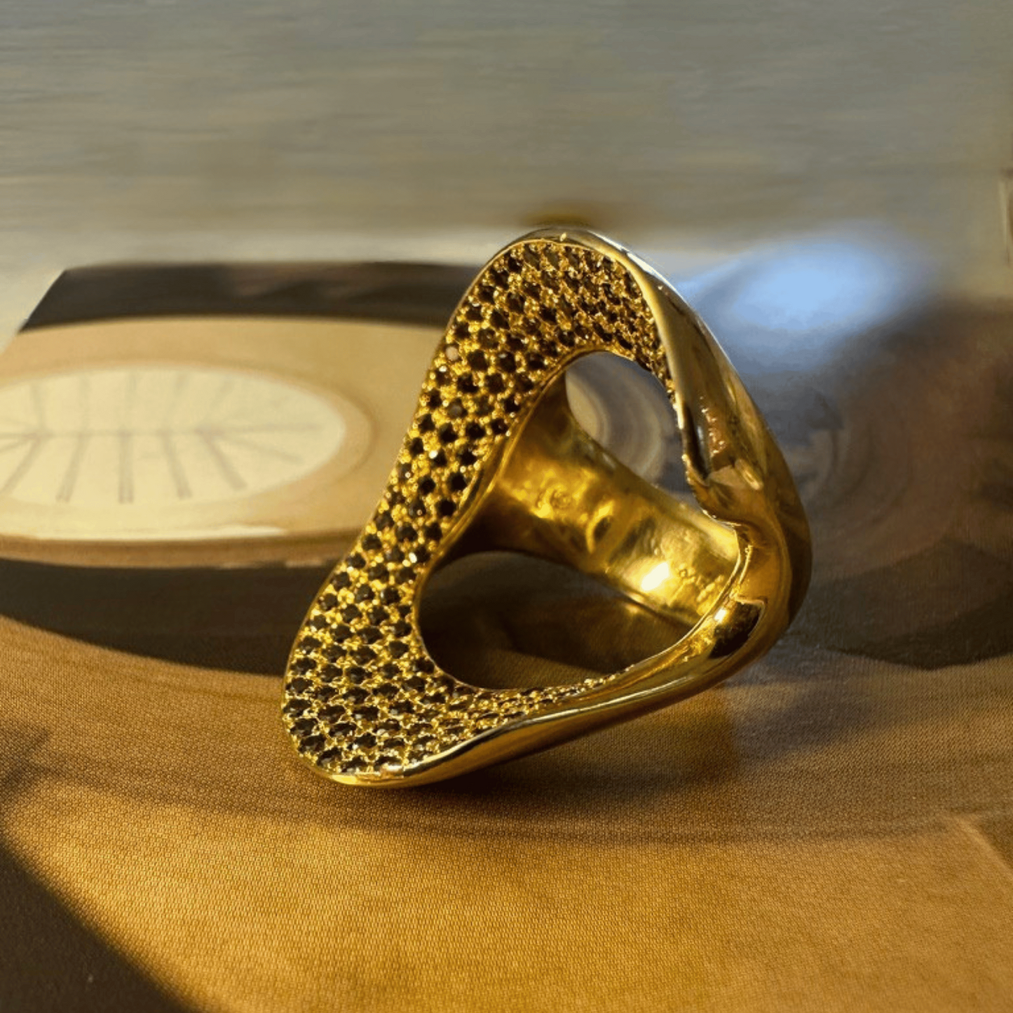 WELLE Ozeanische Skulpture