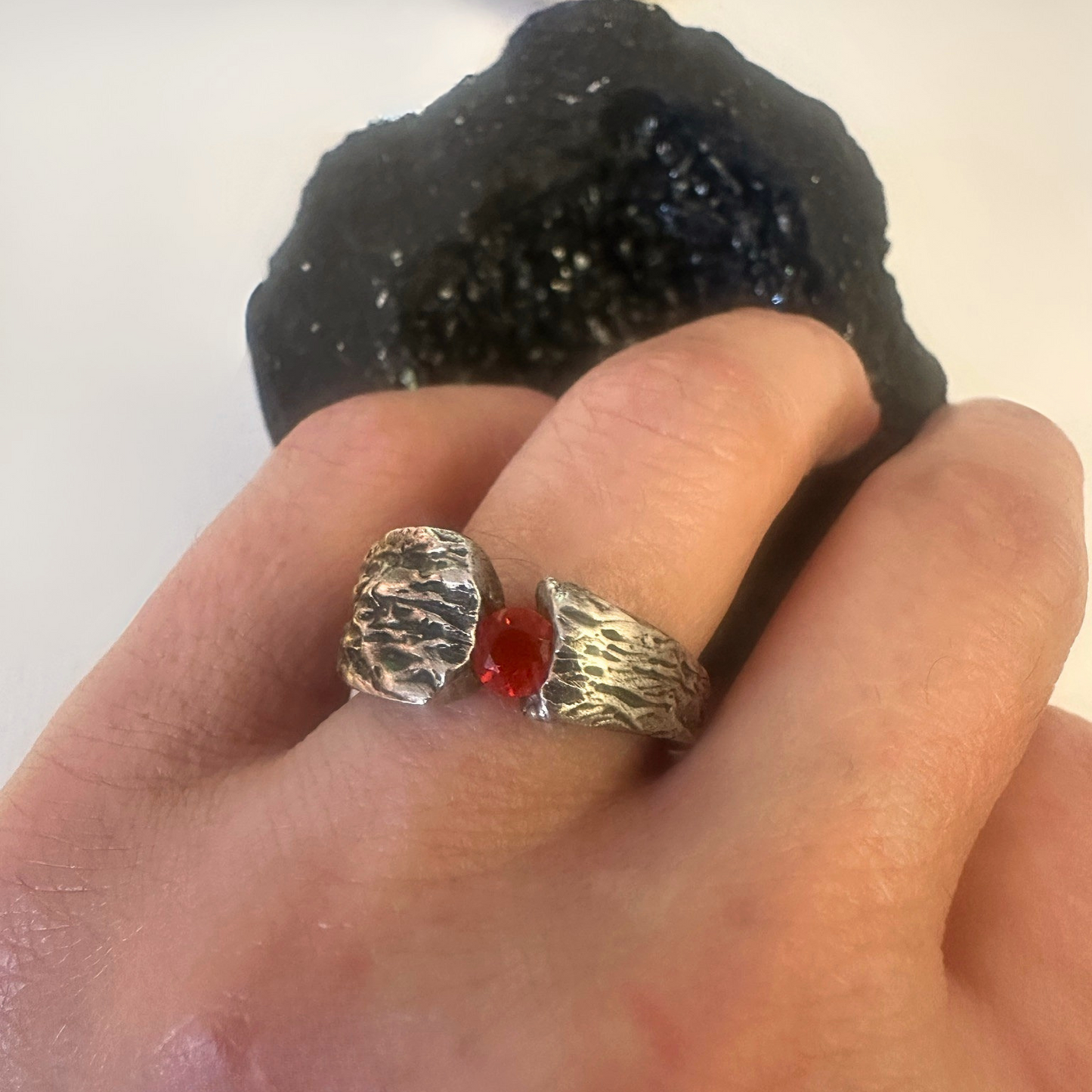 Vulcano mit Feueropal